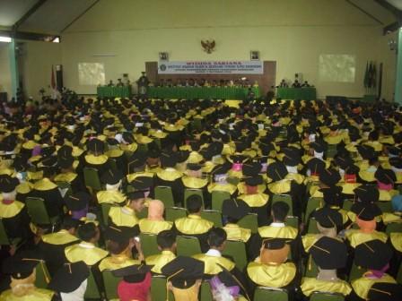  pondok pesantren suryalaya ke 105 pada wisuda tahun ini terdapat 650